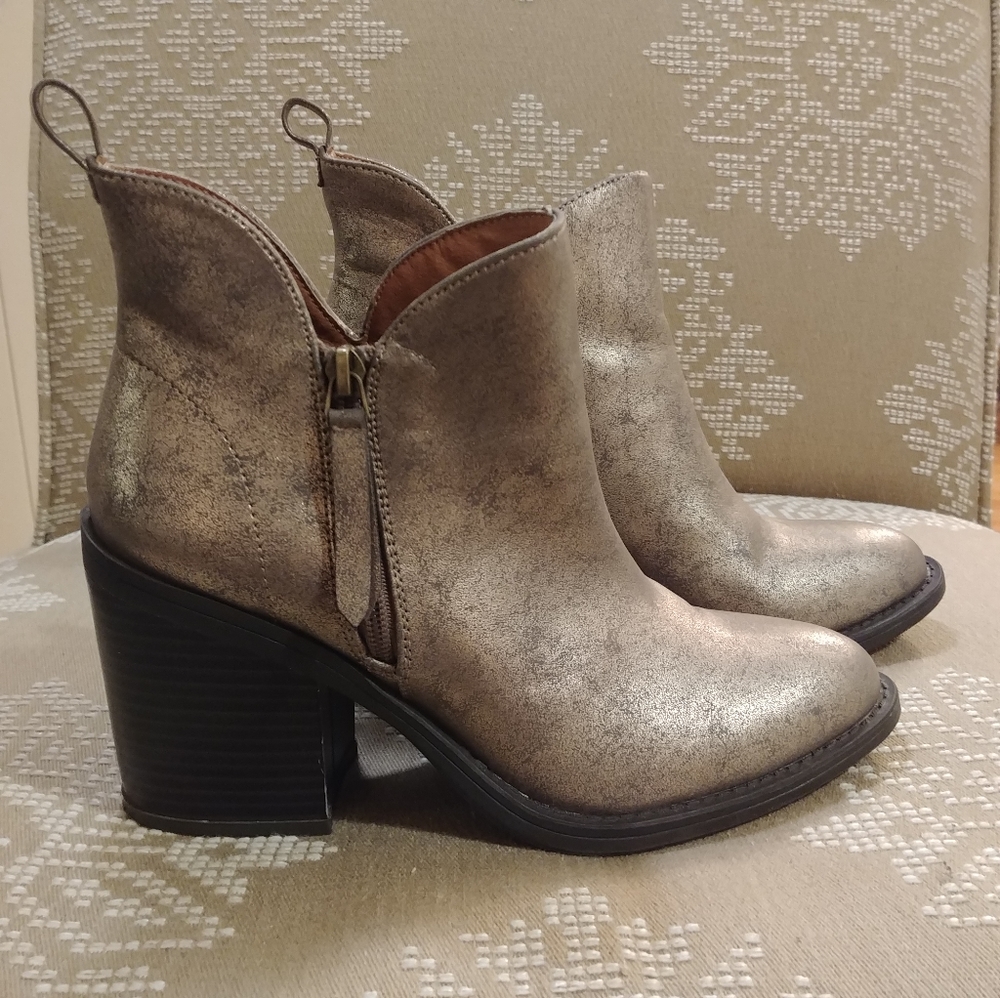 Groove | Funky Bronze Simmer Boots